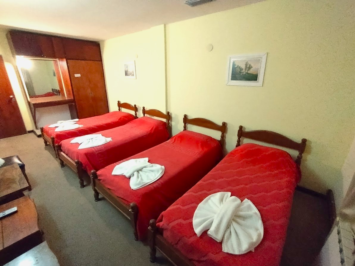 Habitación Cuádruple Roja