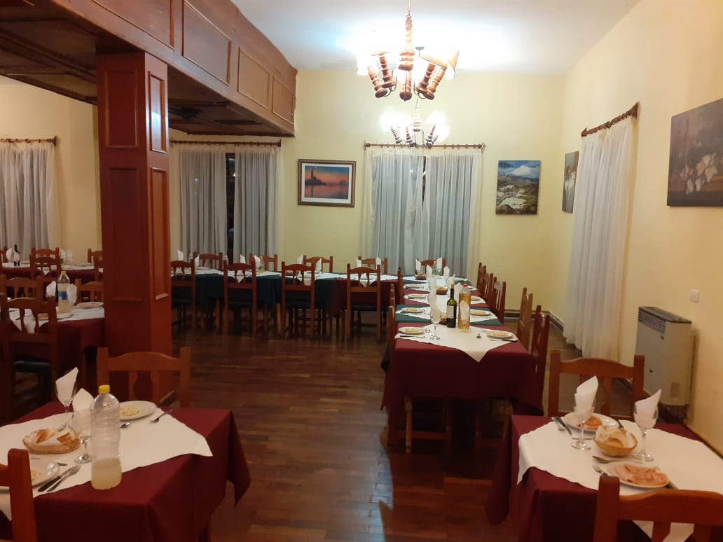 Restaurante Hotel Valle del Volcán en Copahue